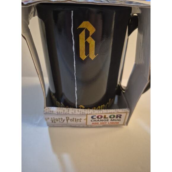 Harry Potter Hogwarts Color Changing 15 oz. Mugs by Zak NEW! - Picture 2 of 5